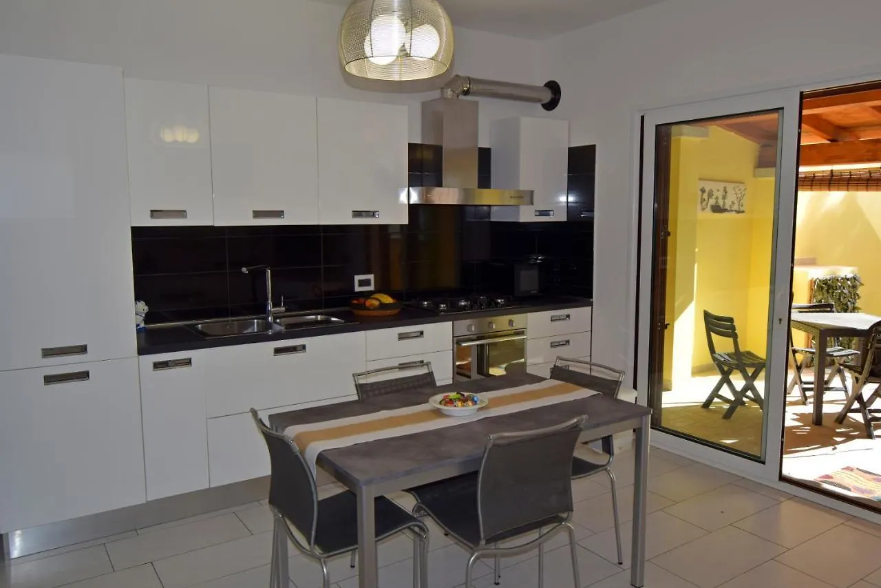 Casa Gabriella By La Via Del Mare Viaggi E Vacanze ヴィッラシミーウス 0*,