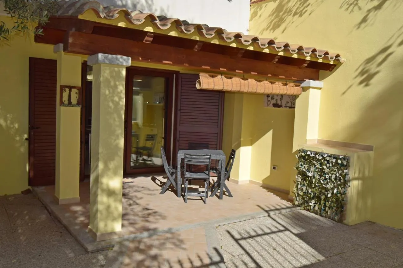 アパート Casa Gabriella By La Via Del Mare Viaggi E Vacanze ヴィッラシミーウス イタリア