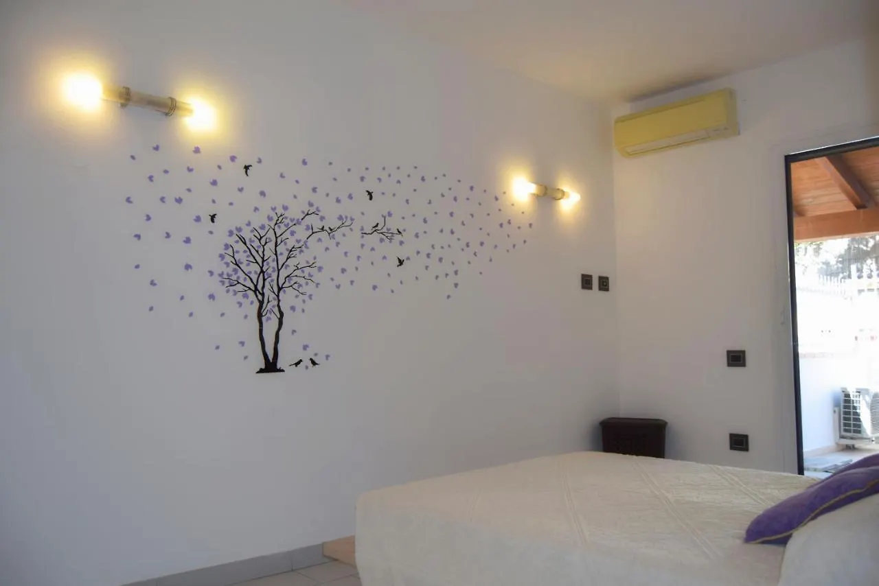 Casa Gabriella By La Via Del Mare Viaggi E Vacanze ヴィッラシミーウス アパート