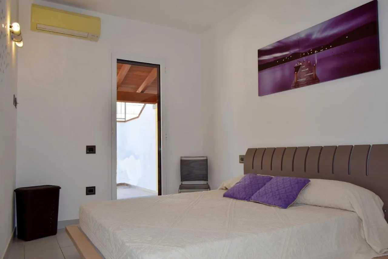 Casa Gabriella By La Via Del Mare Viaggi E Vacanze ヴィッラシミーウス